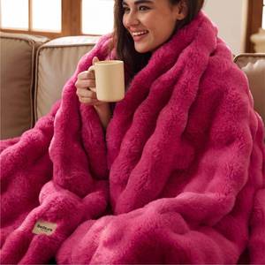 lot 1612 image: Bedsure Bubble Faux Fur Throw Blanket, 50x60 in, Hot Pink
