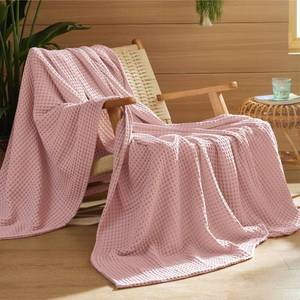 lot 5512 image: Bedsure Lightweight 100% Cotton Waffle Blanket Throw XL Pink