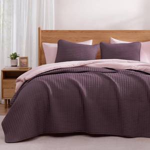 lot 5583 image: WRENSONGE Plum Queen Quilt Bedspread 3 Piece Bedding Set