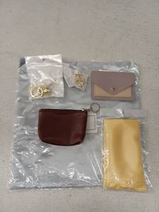 lot 12443 image: Small Lot Of Miscellaneous Items