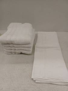 lot 12559 image: Lot of 6 White Cotton Bath Towels
