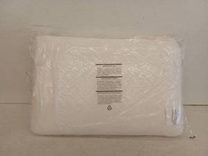 lot 12699 image: Serenity by Tempur-Pedic Pillow in Quilted White Cover with Blue Piping