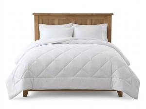 lot 12719 image: Sutton Place Collection King Cooling Comforter Reversible 106in x 90in