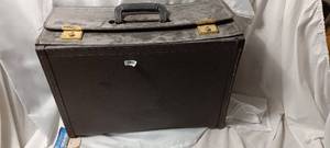 lot 2263 image: Brown Suitcase