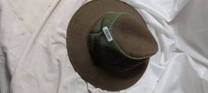 lot 2377 image: Green Hat