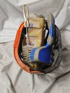 lot 2340 image: Dish Brushes