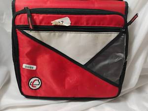 lot 2352 image: Black and red zip up binder
