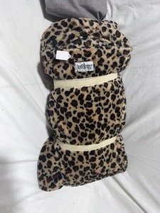lot 2184 image: The Slanket cheetah print blanket
