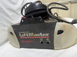 lot 2202 image: Liftmaster professonal chamberlain garage door opener
