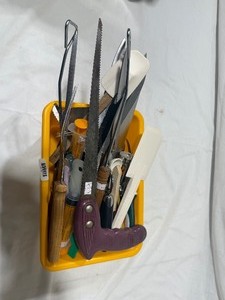 lot 2158 image: Misc Kitchen Utensils