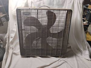 lot 2290 image: Edison Box Fan