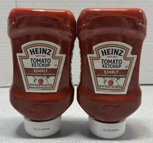 lot 9540 image: Heinz Tomato Ketchup Simply 19.5 oz Bottles Lot of 2