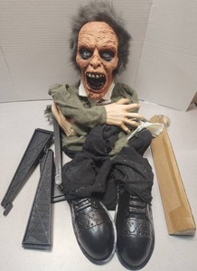 lot 9254 image: Haunted Hill Farm Zombie Halloween Figure Decoration 98401-ZOMB2-FLSA