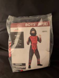lot 10 image: NIB Celebeistel Ninja Boys M (8) Costume with Hooded Tunic, Pants, Waist Sash