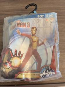 lot 34 image: Marvel Iron Man 3 Mark 42 Child Costume Boy S (6)