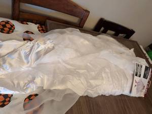 lot 61 image: Girls S 66XL White Dress with Feather Wings