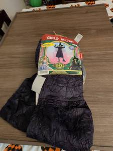 lot 63 image: Disguise Wicked Girls M (78) Elphaba Witch Costume Dress Cape Hat
