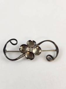 lot 114 image: Vintage Sterling Silver Modernist Brooch Pin 2.5 6.6g