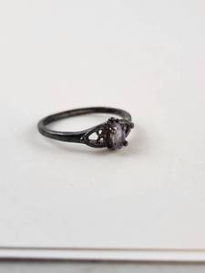 lot 122 image: Vintage Sterling Silver Ring with Amethyst Center Stone Sz 6.75