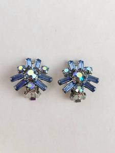 lot 147 image: Vintage Weiss Baby Blue Starburst Clip-On Earrings