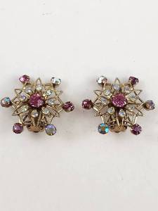 lot 149 image: Pair of Star Shaped Vintage Rhinestone Clip-On Earrings