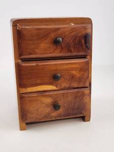 lot 168 image: Vintage Mini Cedar Chest of Drawers Jewelry Box