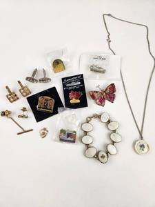 lot 208 image: Mixed Vintage Lot Souvenir Jewelry Lot Pins Necklaces Bracelets