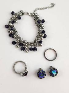 lot 215 image: Fashion Jewelry Lot 5 Pieces Bracelet Rings