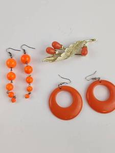 lot 225 image: Vintage Orange Jewelry Set 3 Pieces