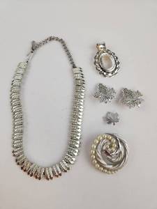 lot 229 image: Jewelry Lot Necklace, Brooches, Pendant, Pins
