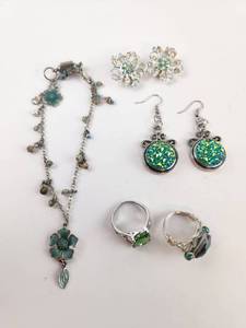 lot 250 image: Fashion Jewelry Lot 5-Piece Bracelet Earrings Ring Set Green Teal