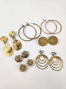 lot 252 image: Lot of 7 Pairs Gold Tone Earrings Hoop, Dangle, Clip-On Styles