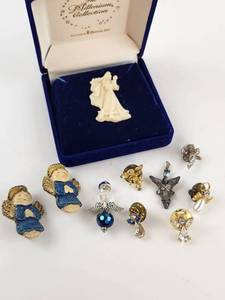 lot 260 image: Lot Angel Charms and Figurine Box Set