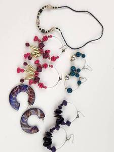 lot 270 image: Beaded Jewelry Lot Earrings Necklace Assorted Colors