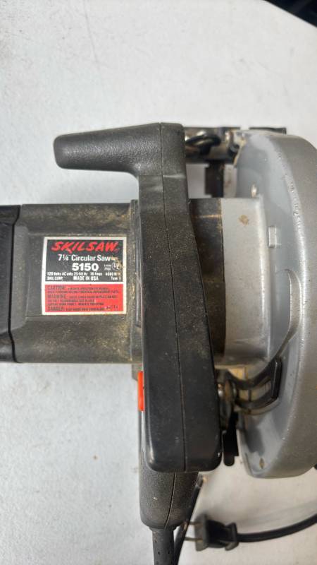 lot 3115 image: Skilsaw 7 12 Inch Circular Saw Model 5150