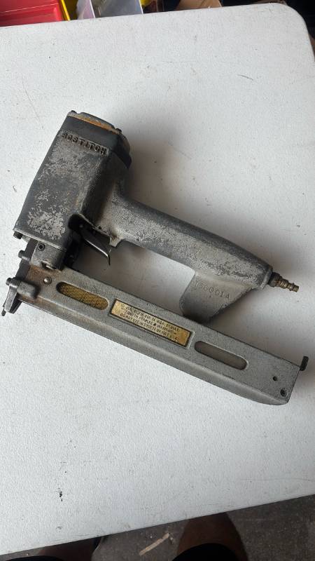 lot 3119 image: Bostitch Model T36 Pneumatic Stapler 16 Gauge T3601A