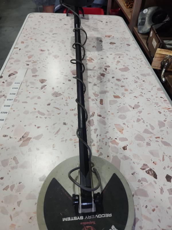 lot 394 image: Fast Tracker Bounty Hunter Treasure Finder Metal Detector