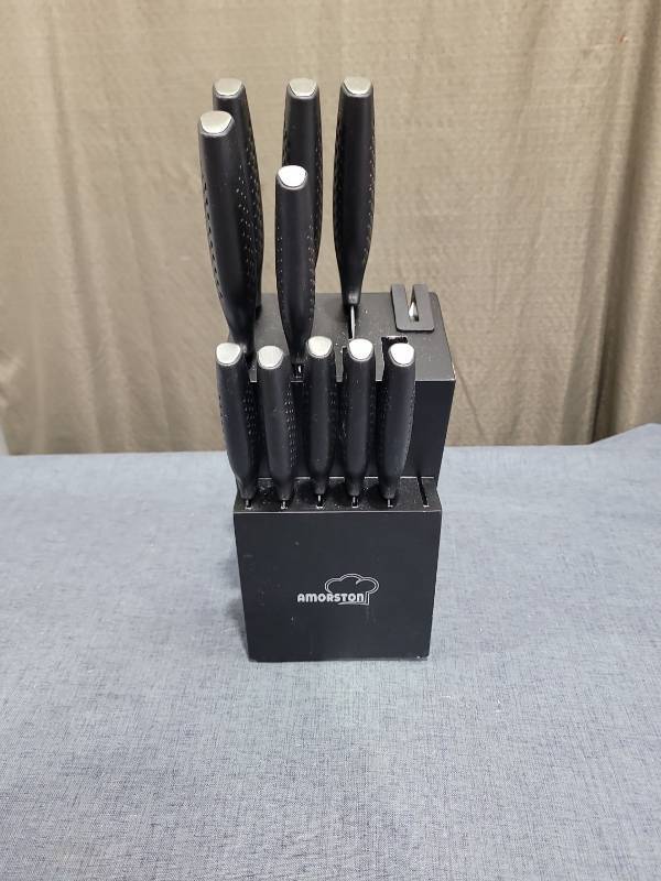 lot 490 image: Amorston Knife Set with Storage Block