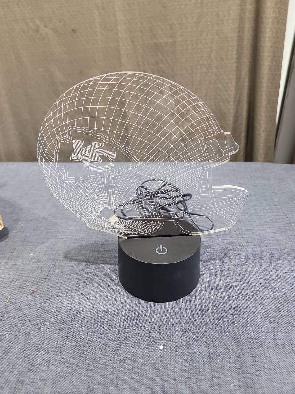 lot 563 image: Kansas City Chiefs 3D LED Light Lamp USB Powered No Cover On The Battery Compartment