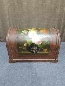 lot 963 image: Dome-Top Small Trunk with Floral Painted Panel and Metal Hardware