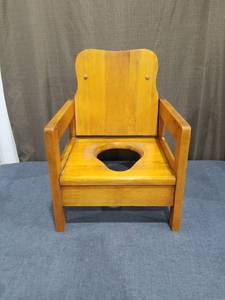 lot 972 image: VINTAGE WOODEN POTTY CHAIR