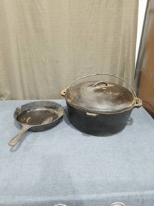 lot 974 image: 2-Piece Cookware Set Dutch Oven and Skillet with Lids