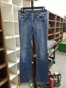 lot 985 image: Miss Me Jeans Size 26 Boot Cut Denim