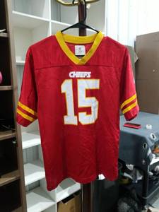 lot 988 image: NFL Team Apparel Chiefs #15 Youth Football Jersey XXL (18)