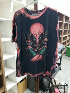 lot 989 image: Marvel Deadpool Graphic T-Shirt XL 100% Cotton