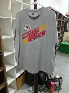 lot 990 image: NFL Team Apparel Kansas City Chiefs Football T-Shirt 2XL
