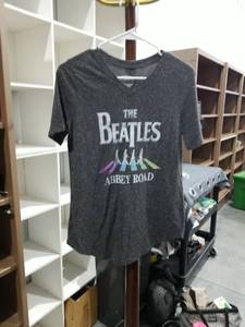 lot 996 image: The Beatles Abbey Road Graphic T-Shirt Size Small