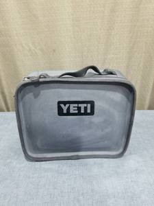 lot 1012 image: YETI Daytrip Lunch Box