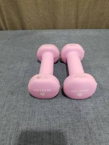 lot 1022 image: Pair of 2LB 0.9 KG Dumbbells