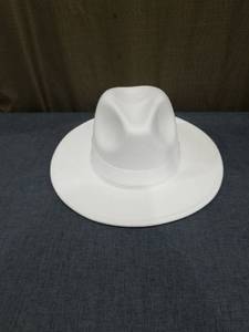 lot 1029 image: White Cowboy Hat with Black Label Band
